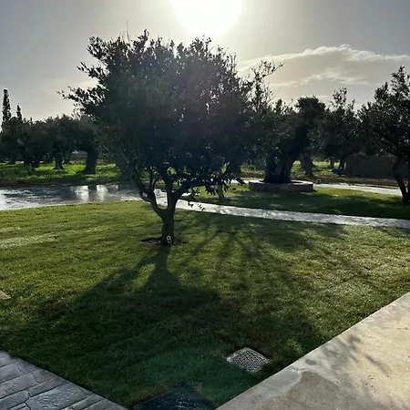 Apartman Peristerionas Estate *